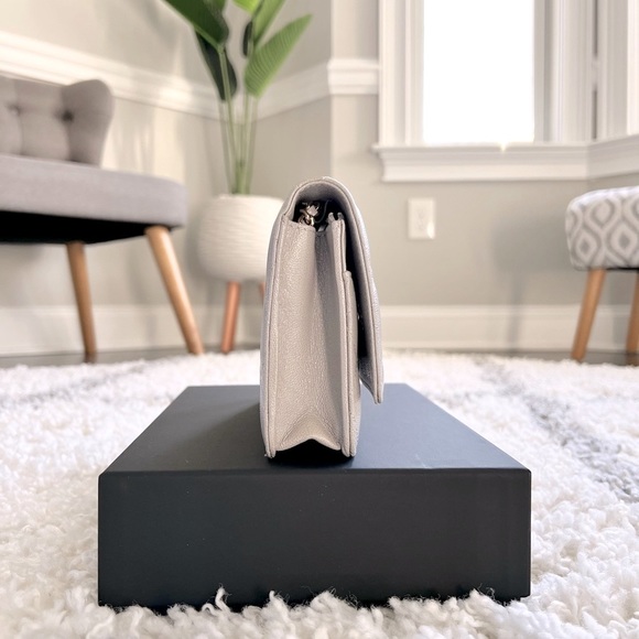 CHANEL 22B Light Grey Caviar Wallet on Chain Light Gold Champagne Hardware 💕 - Picture 3 of 7